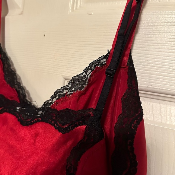 Cacique Cami Night Top Armpit to armpit 25” - Picture 5 of 6